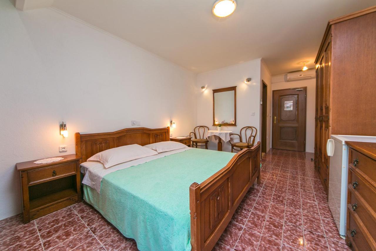Adria Brela Apartments المظهر الخارجي الصورة