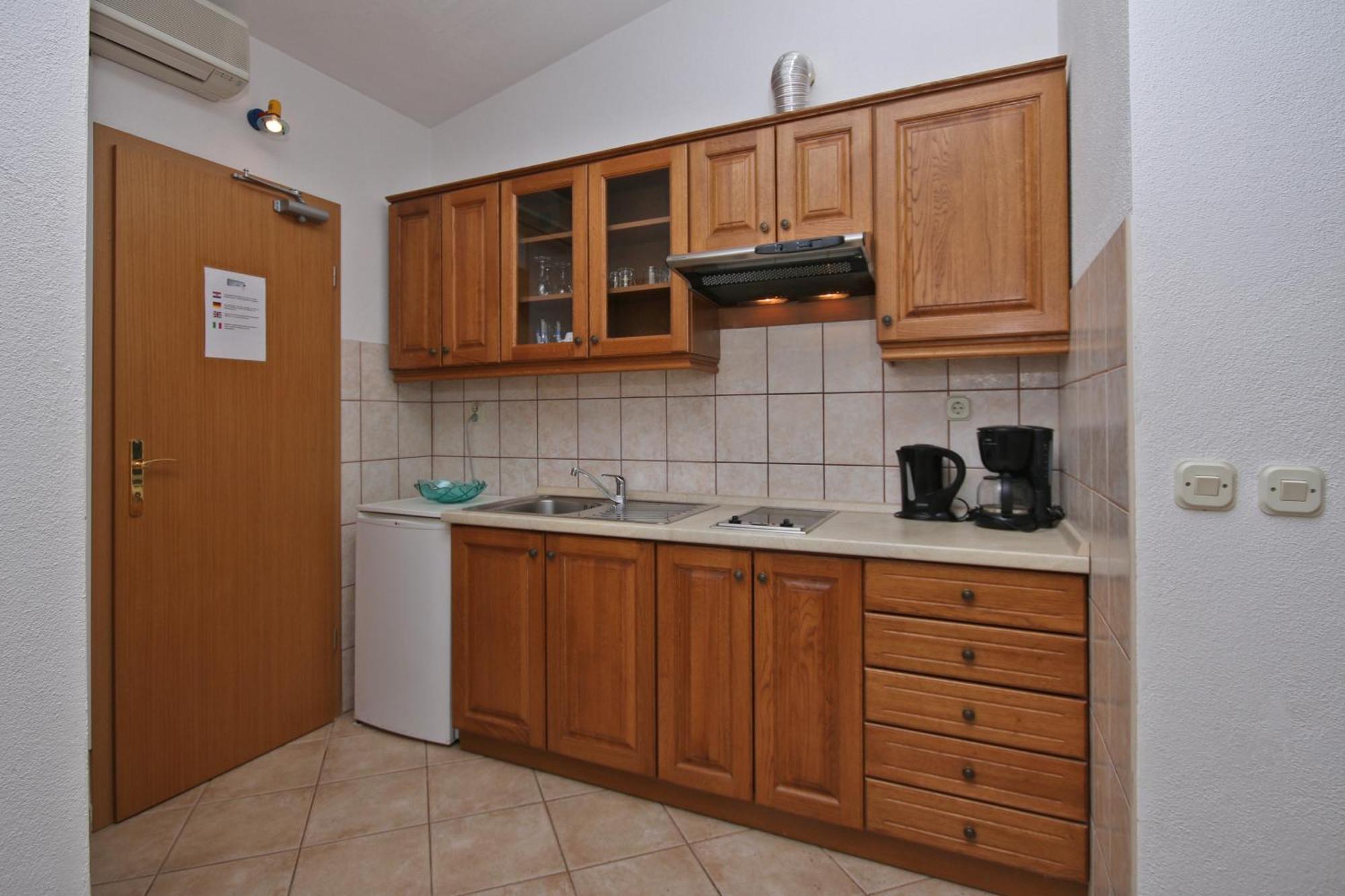 Adria Brela Apartments الغرفة الصورة